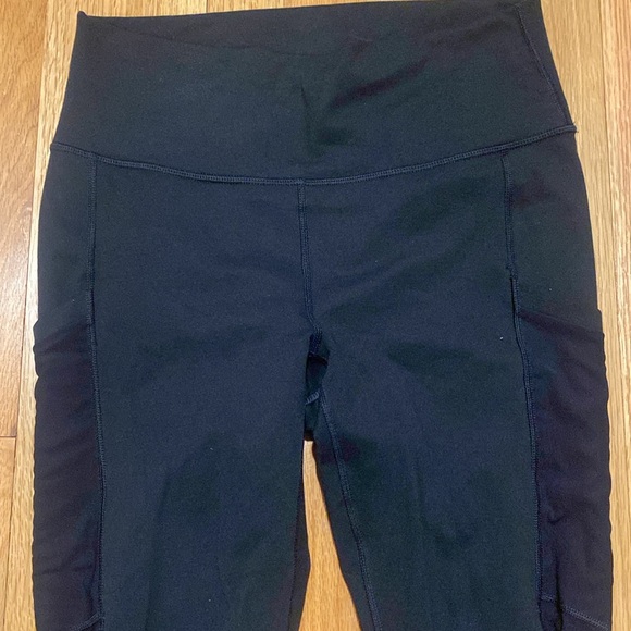Fabletics power hold capris - Picture 3 of 4